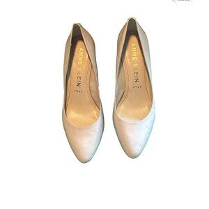 Anne Klein iflex Off White Size 10 Heel